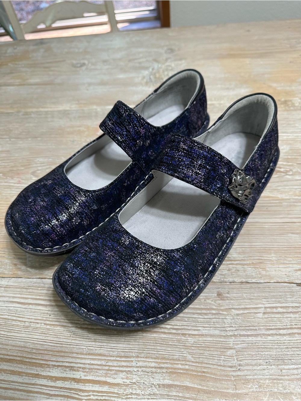 NWOT Alegria Paloma Mary Jane Shoes Iridescent Purple Size 41 Leather